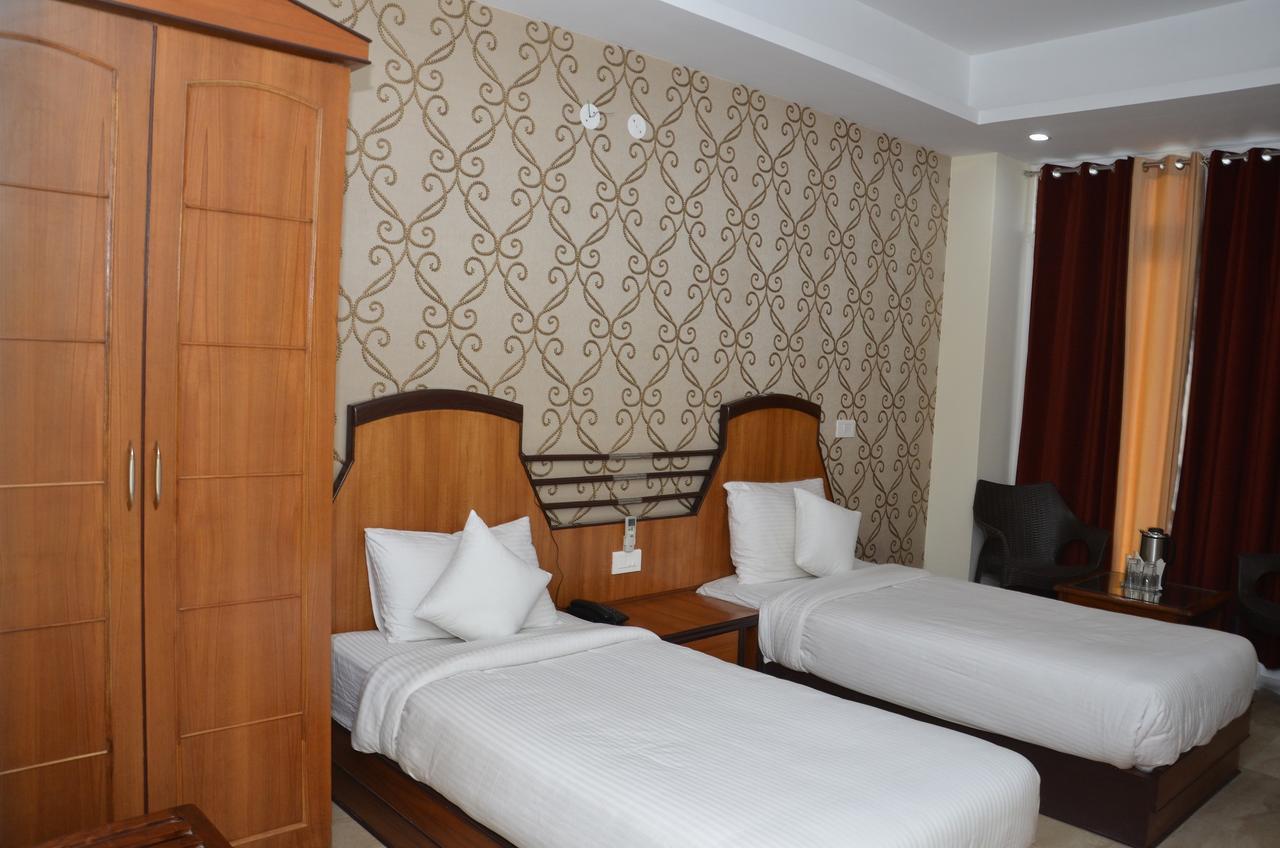 Chopra Residency Hotel Hamirpur Exterior photo